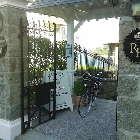 Hotel Reine Hortense 3*
